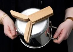 Andersen Pannenonderzetter Magnetisch, Eiken -Keukengerei Promotiewinkel andersen pannenonderzetter magnetisch eiken 4