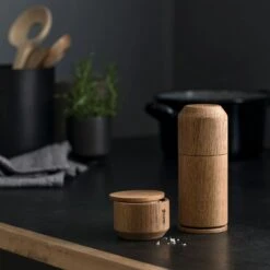 Crush Me Salt And Pepper Mill, Oiled Oak -Keukengerei Promotiewinkel by wirth crush me salt and pepper mill oiled oak 7