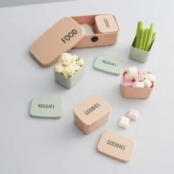 Design Letters Snack Box, Lavender -Keukengerei Promotiewinkel design letters snack box 11 3