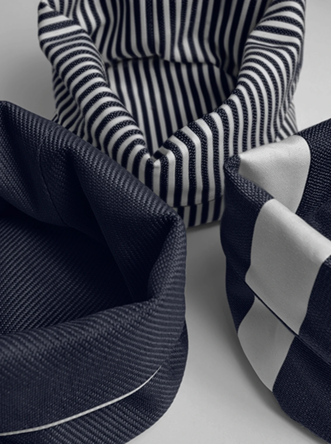 Narrow Stripe Broodmand 19x20 Cm, Marineblauw 3 Narrow Stripe Broodmand 19x20 Cm, Marineblauw - Afbeelding 3