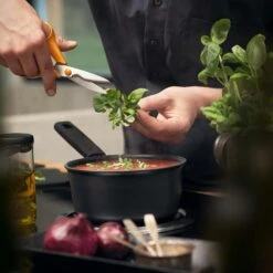 Fiskars Hard Face Saucepan, 1,8 L -Keukengerei Promotiewinkel fiskars hard face saucepan 12