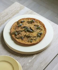 Hay Round Snijplank Large, Off-white -Keukengerei Promotiewinkel hay round snijplank large off white 6