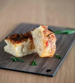 LIND DNA Cut&Serve Square Cutting Board S, Wallnut -Keukengerei Promotiewinkel lind dna cutserve square cutting board s wallnut 5