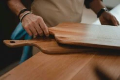 Markus Kaasplankje Met Bestek 63x20x1,5 Cm, Acaciahout -Keukengerei Promotiewinkel markus aujalay markus cheese board 19991 met bestek 15