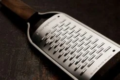 Microplane Master Grater, Medium -Keukengerei Promotiewinkel microplane master grater medium 5