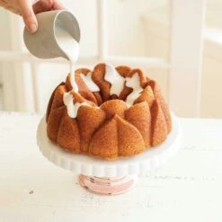 Nordic Ware Magnolia Bundt Pan Ø20 Cm -Keukengerei Promotiewinkel nordic ware magnolia bundt pan 20 cm 7